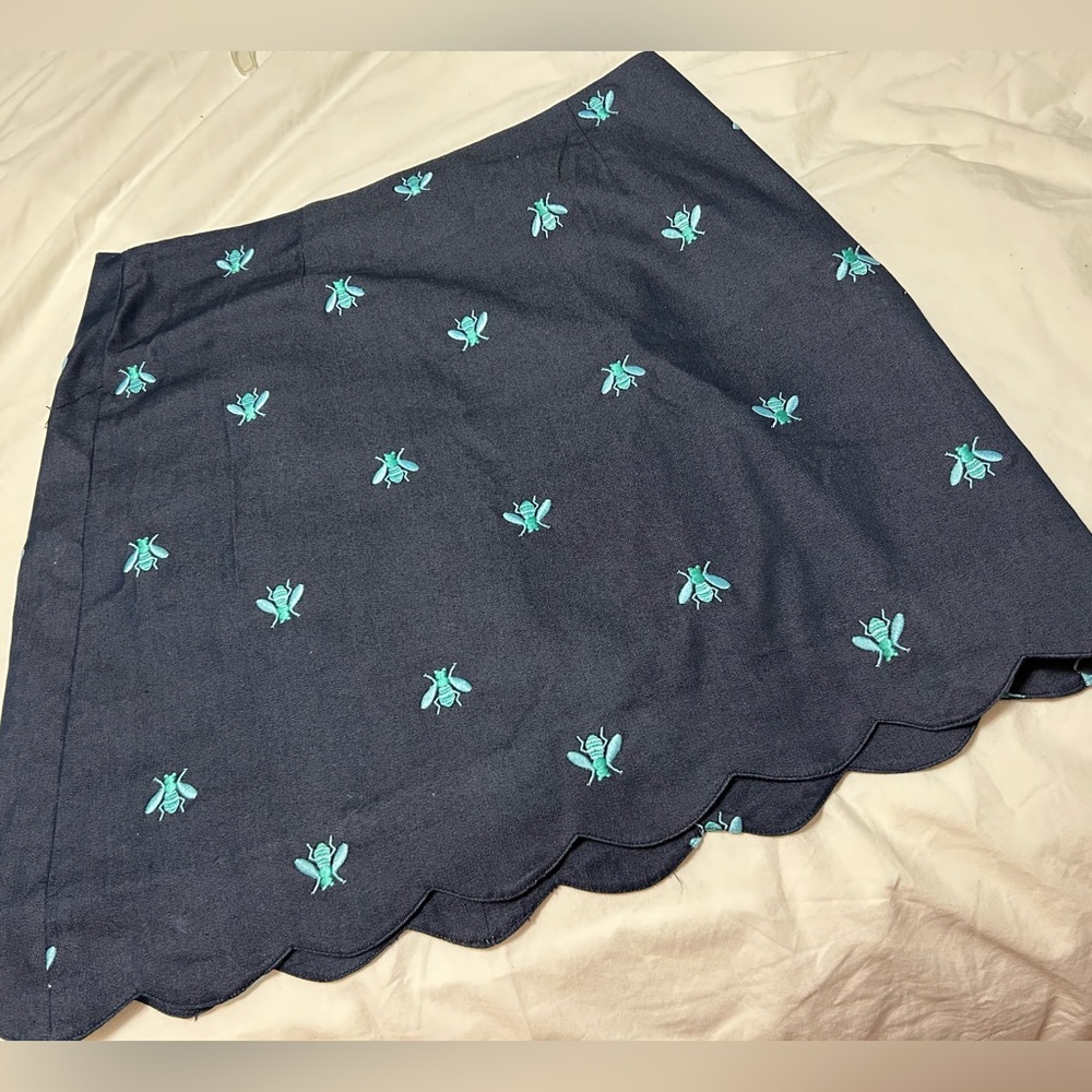 Lilly Pulitzer Bees to the bees for. Skirt. Blue jean like w bees